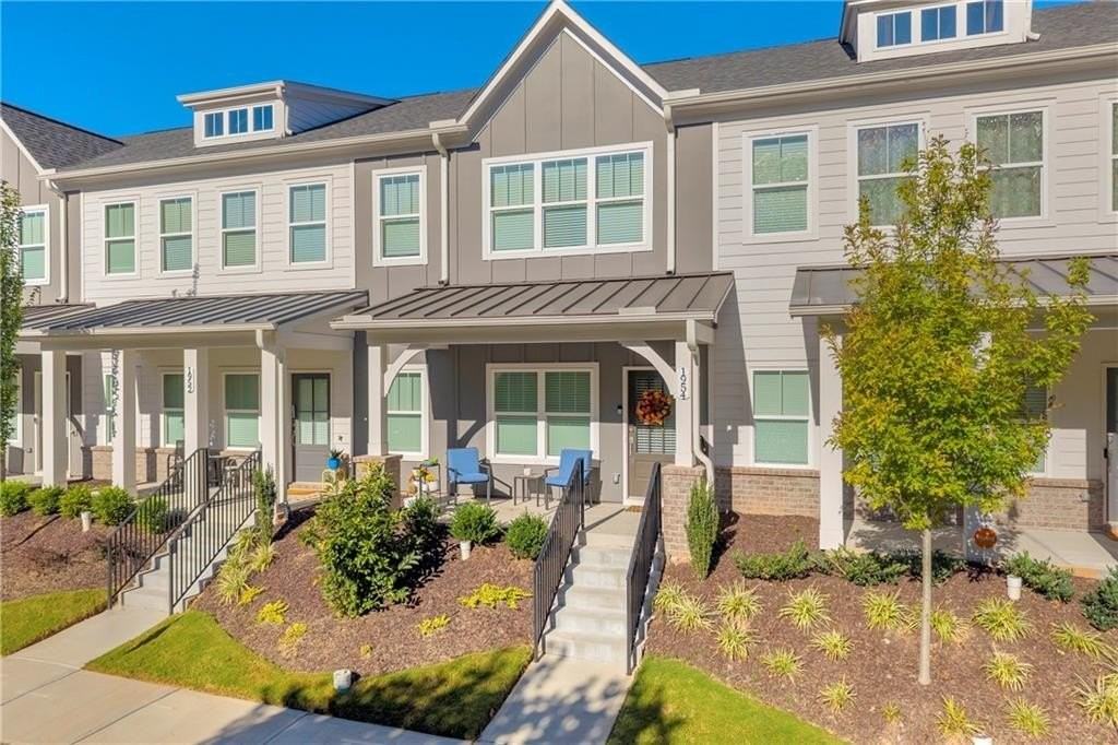 1954 Sanford Dr Nw - Photo 2 of 31