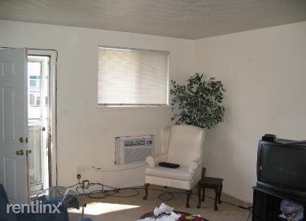 1323 W 42nd St - Photo 2 of 5