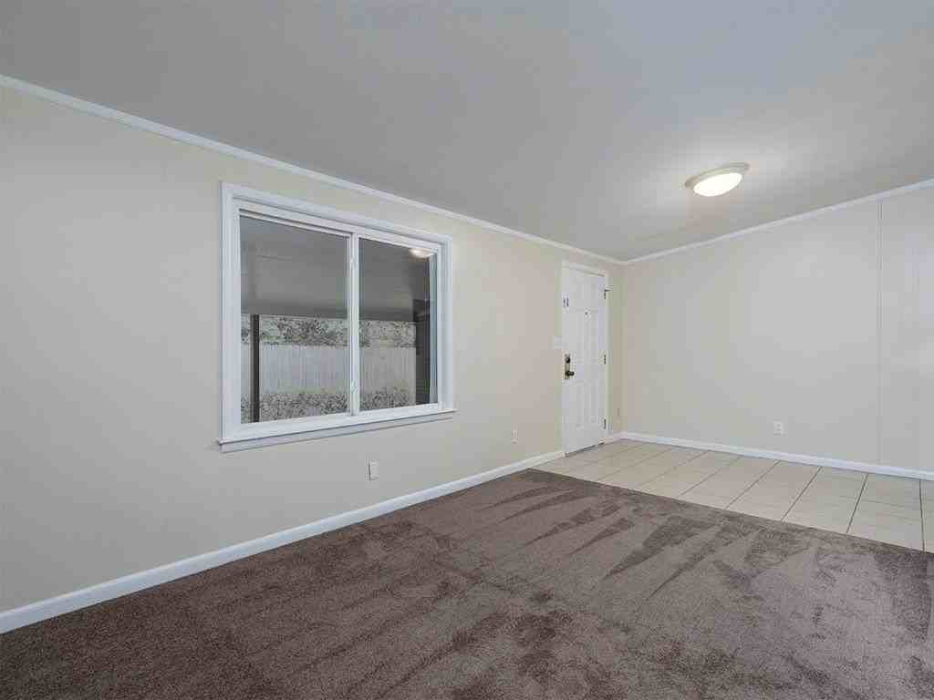 4340 Hanfred Ln - Photo 6 of 19