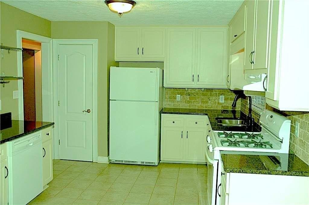 444 Jo Ann Dr Se - Photo 3 of 7