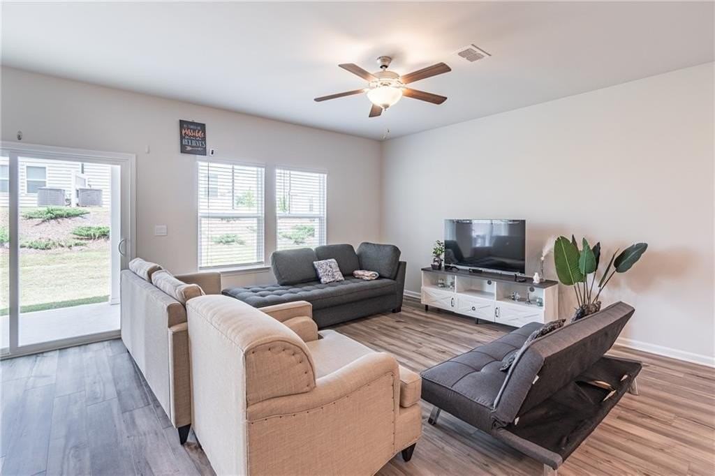 1452 Villageside Ct - Photo 3 of 21