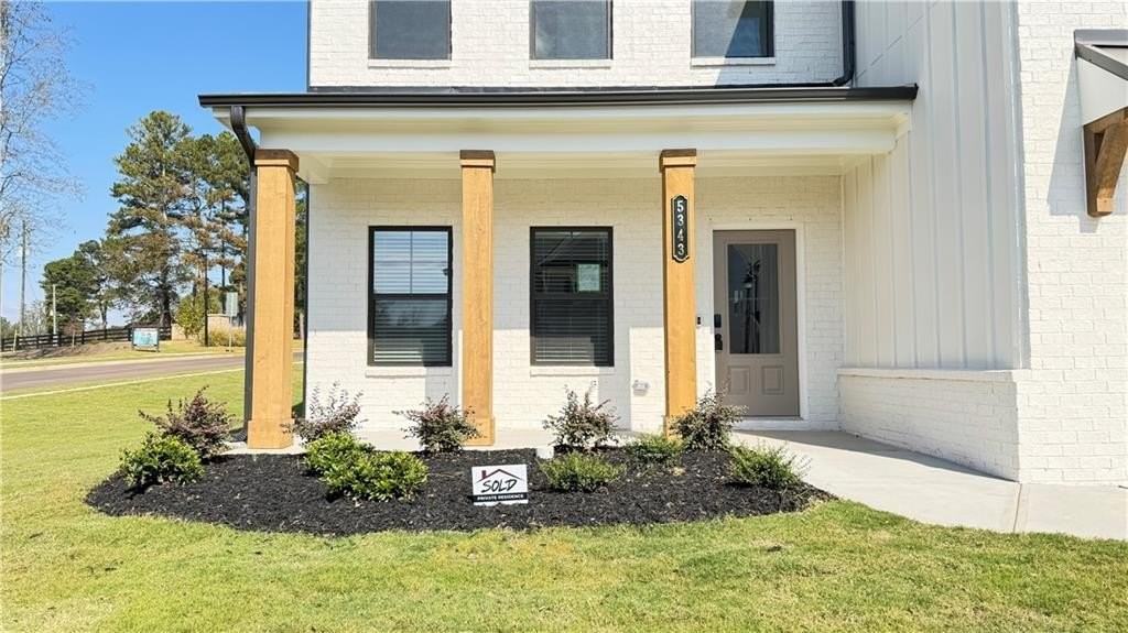 5343 Milford Dr - Photo 2 of 50