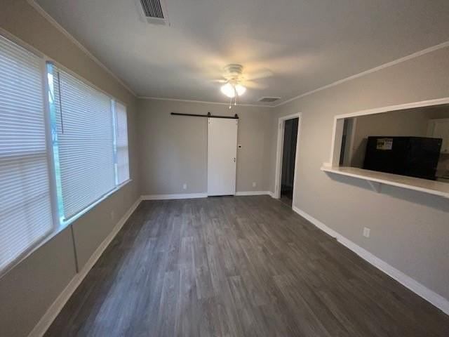 5128 Phillips Dr - Photo 3 of 10