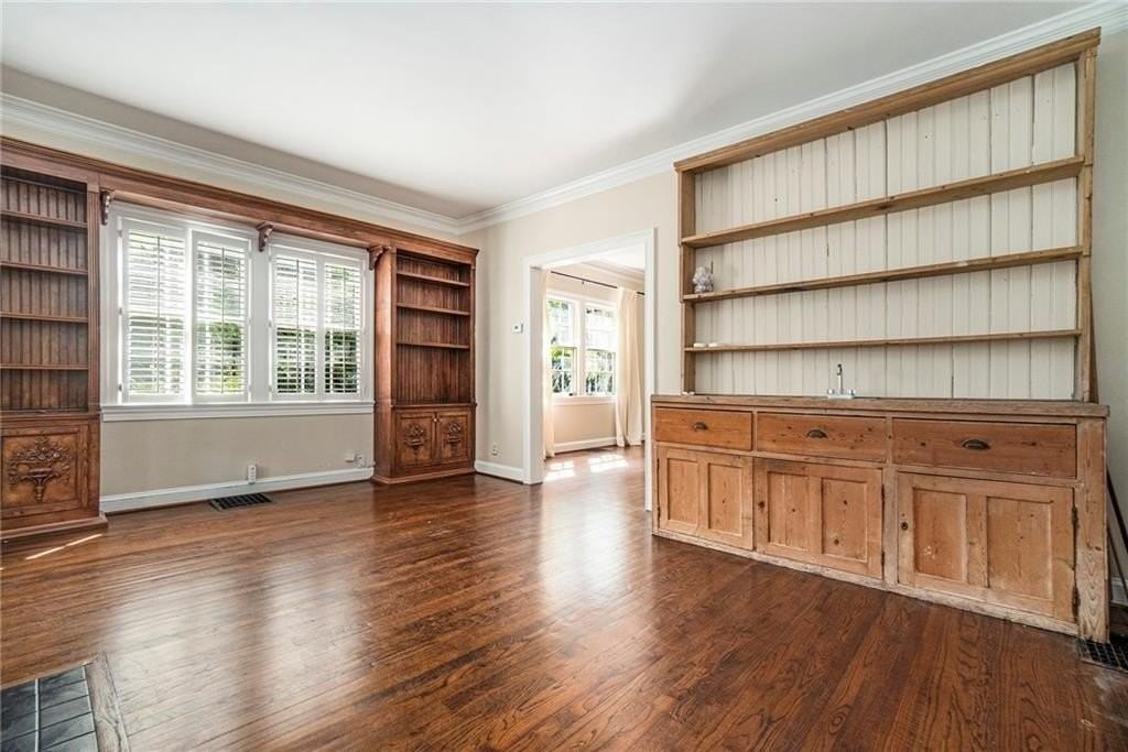 2378 Glenwood Dr Ne - Photo 4 of 25