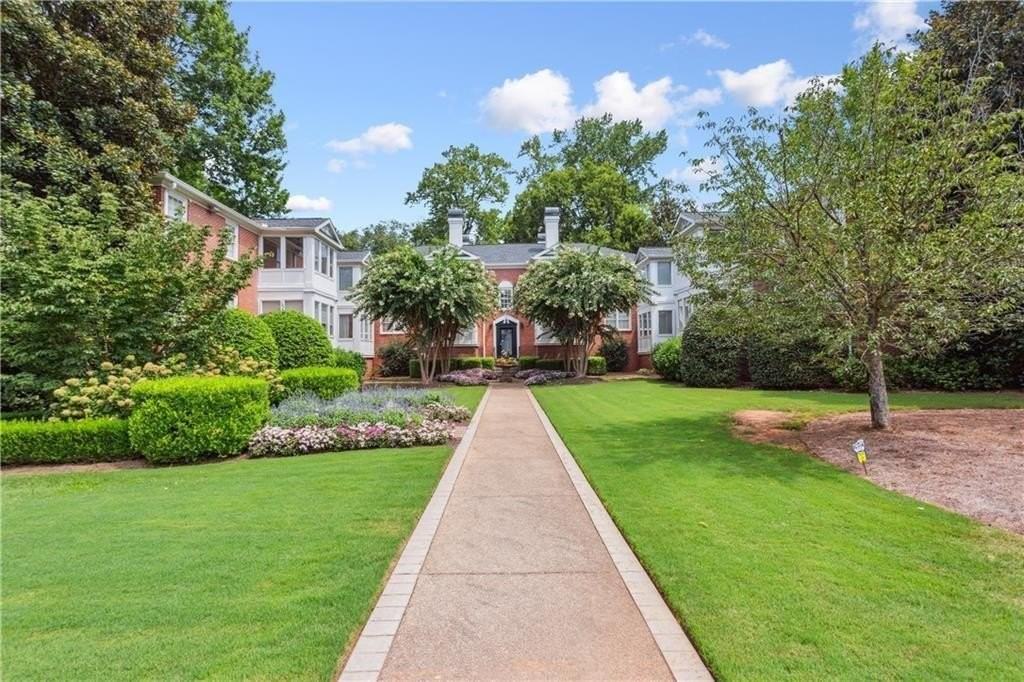 115 Peachtree Memorial Dr Nw Apt C1 #C1 - Photo 3 of 50