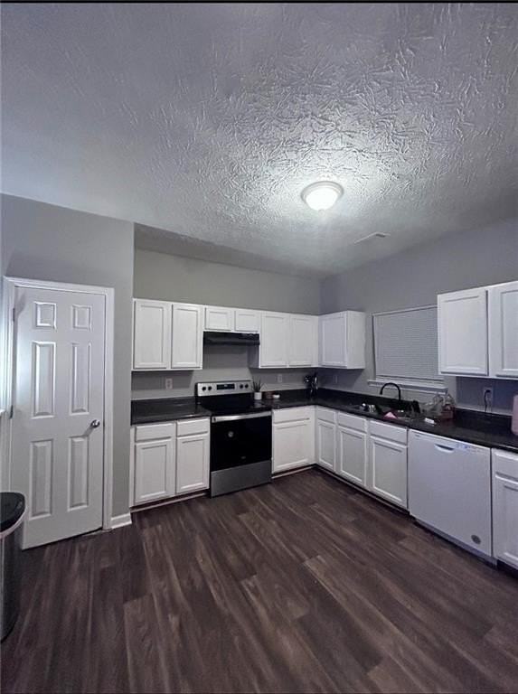 1751 Carrington Dr - Photo 3 of 4