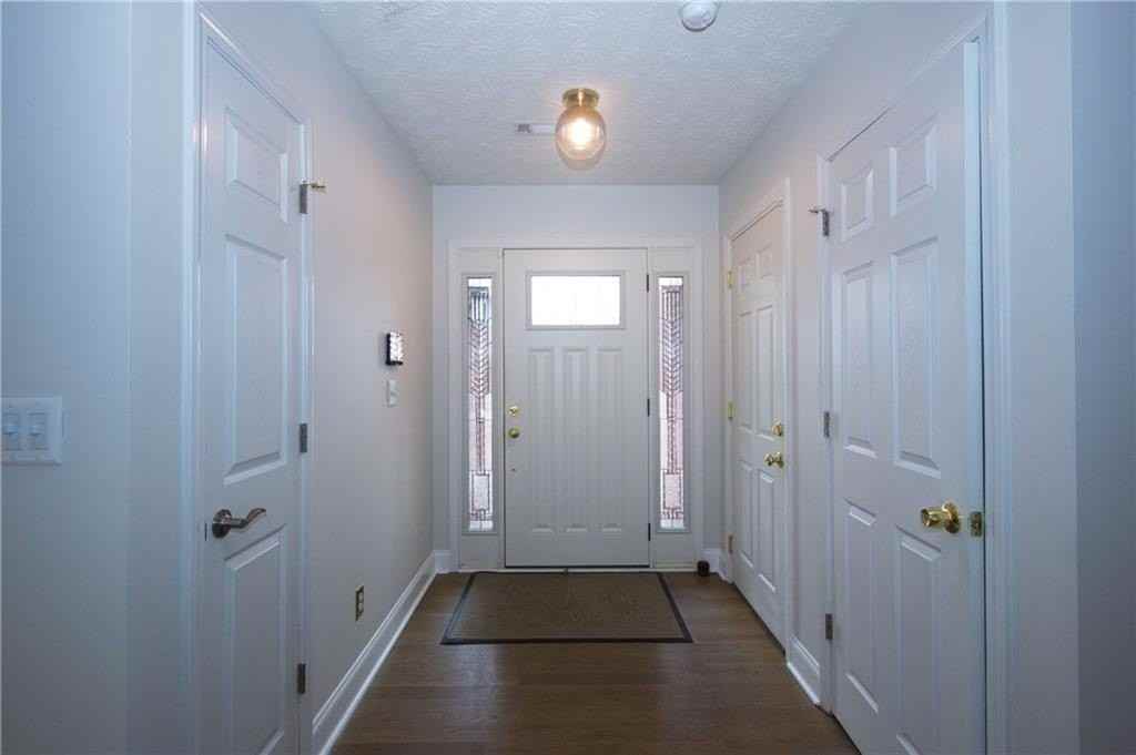 1481 Beckley Pointe - Photo 3 of 45