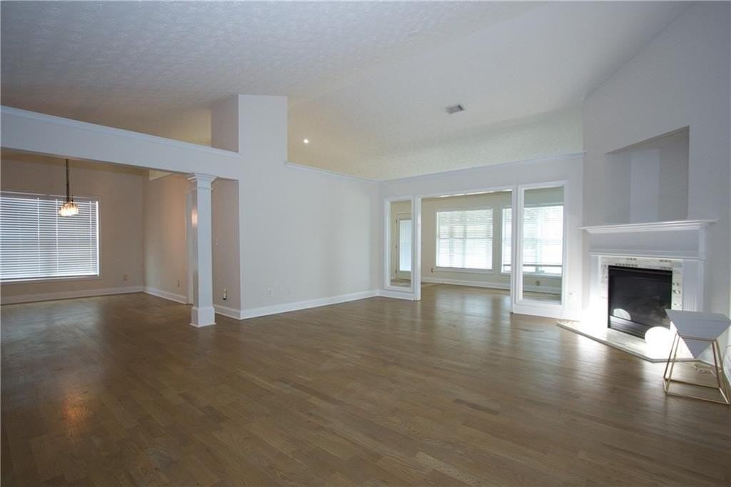 1481 Beckley Pointe - Photo 4 of 45