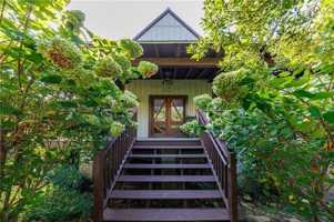 featured image of 1015 Loliver Ln