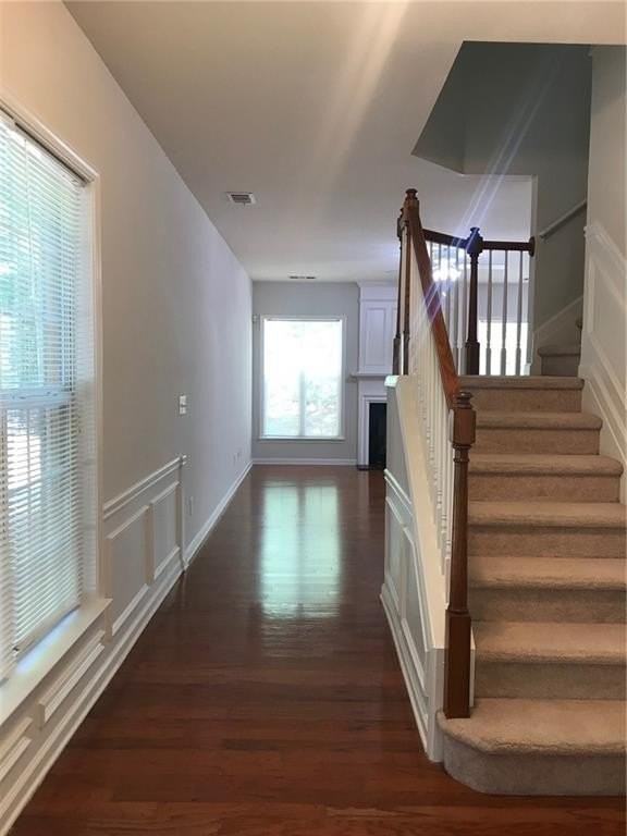 2036 Hailston Dr - Photo 2 of 10