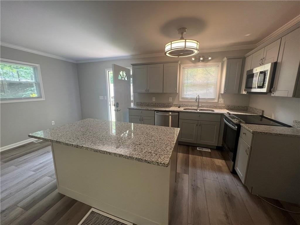 3473 Mckenzie Dr - Photo 5 of 20