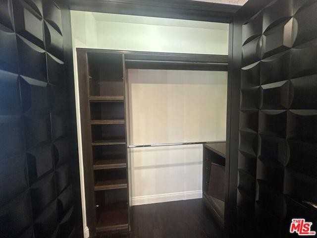 458 N Flores St - Photo 2 of 8