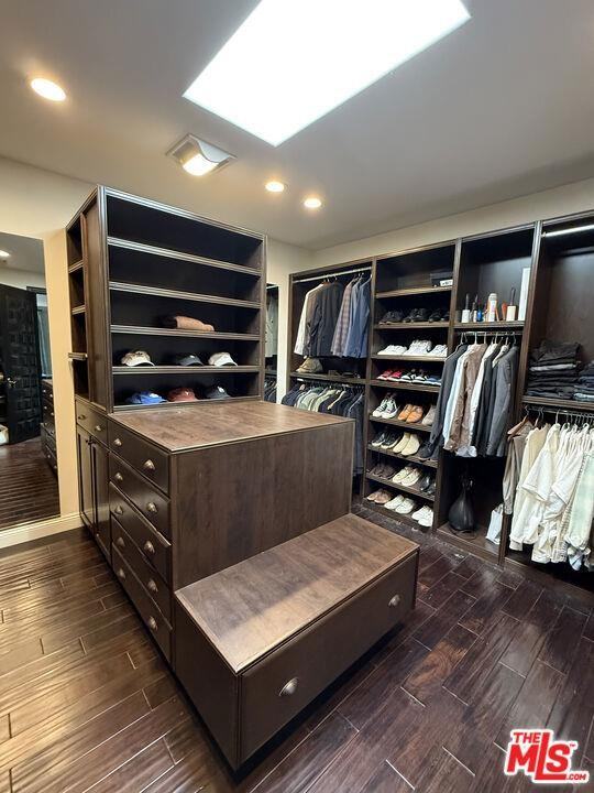 458 N Flores St - Photo 7 of 8