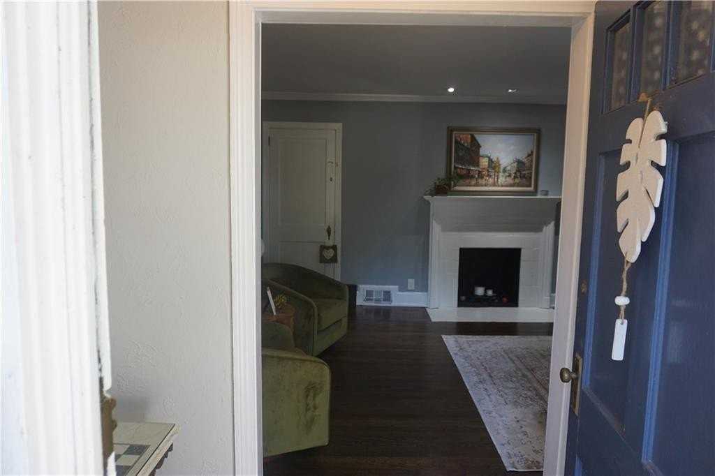 2210 Lenox Rd Ne - Photo 3 of 22