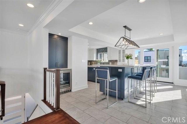 225 33rd St - Photo 2 of 4