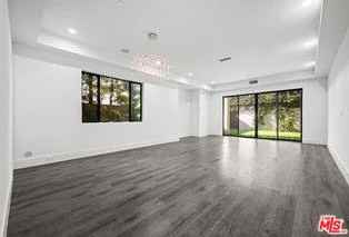 1613 S Wooster St - Photo 6 of 8