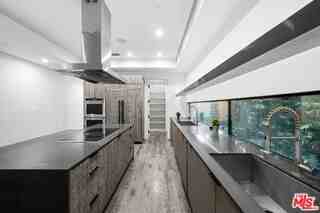 1613 S Wooster St - Photo 7 of 8