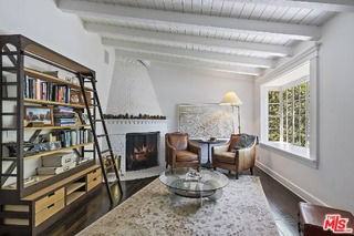 111 S Glenroy Ave - Photo 2 of 7