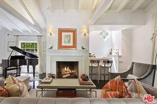 111 S Glenroy Ave - Photo 4 of 7