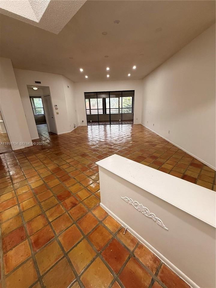 7460 La Paz Blvd - Photo 3 of 8
