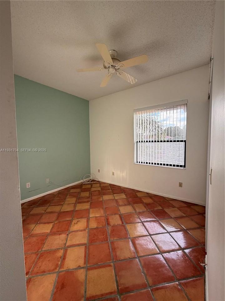 7460 La Paz Blvd - Photo 5 of 8