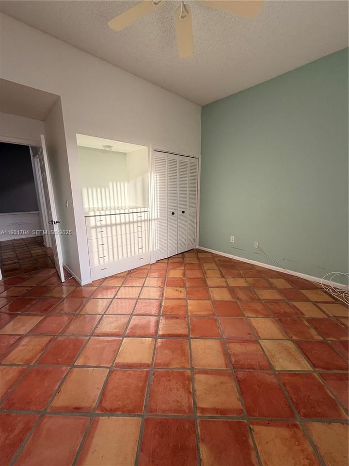 7460 La Paz Blvd - Photo 6 of 8