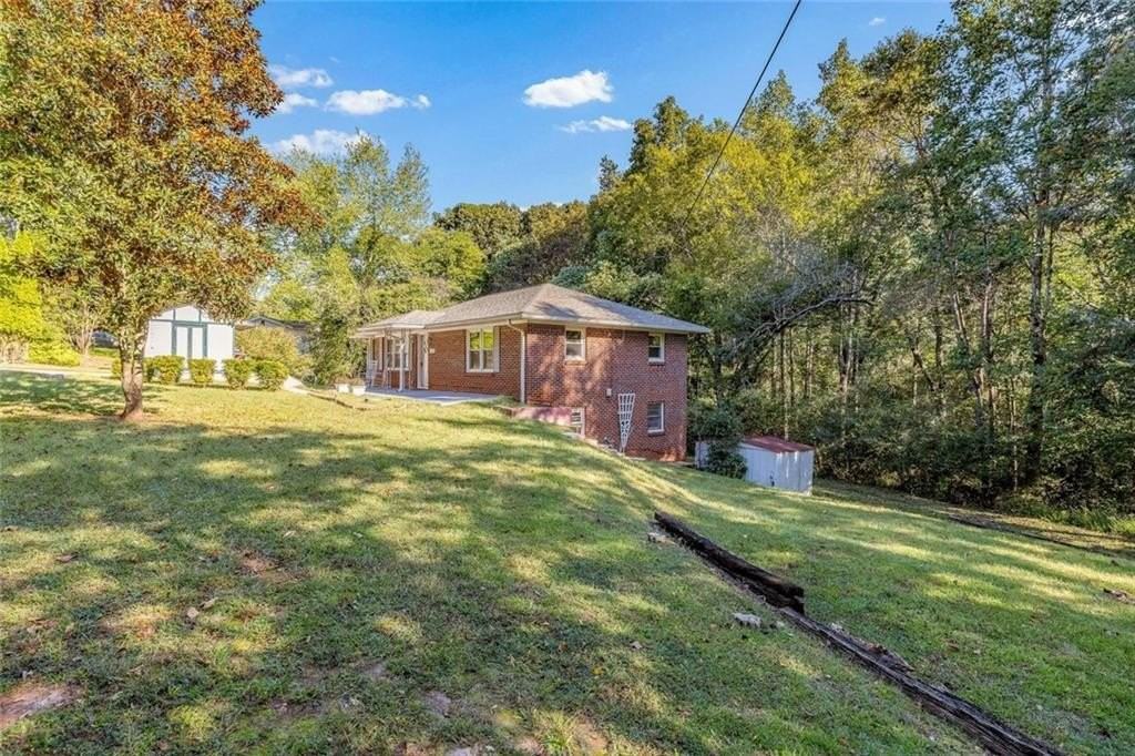 4041 Fincher Dr - Photo 4 of 50