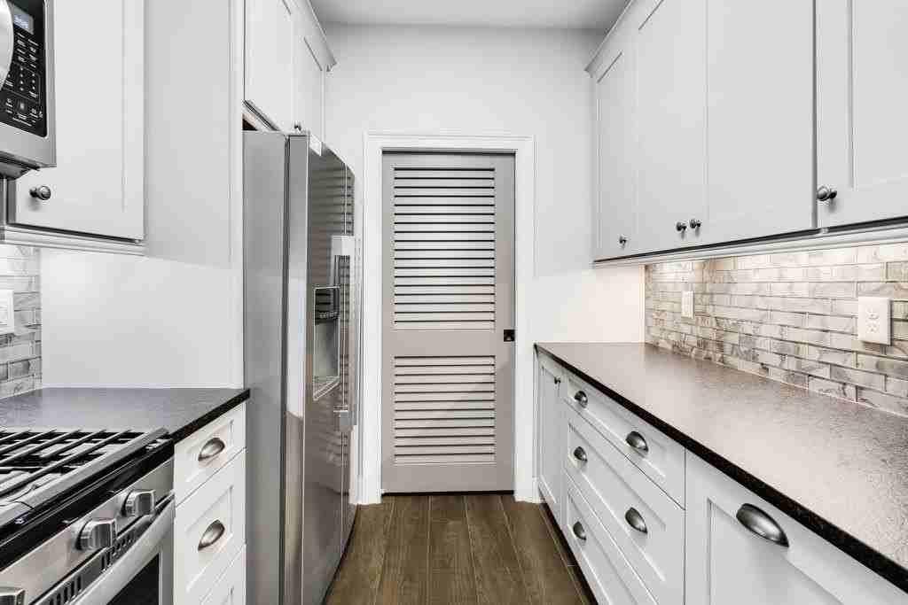 240 Renaissance Pkwy Ne Apt 214 #214 - Photo 4 of 36