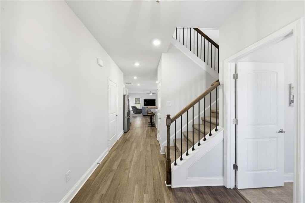 1861 Abbey Rd - Photo 2 of 24