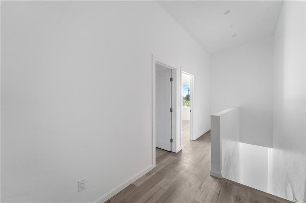 8514 Wilbur Ave - Photo 3 of 8