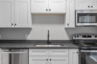 400 Gallery Ln Apt B8 #B8 - Photo 1 of 1