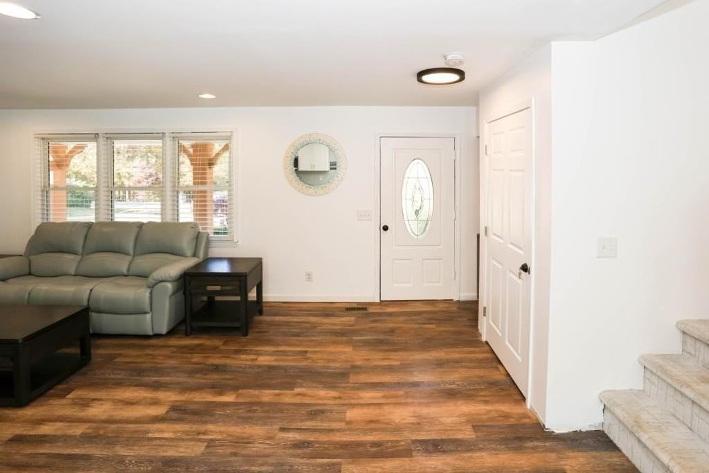 6157 Orville Dr - Photo 4 of 43