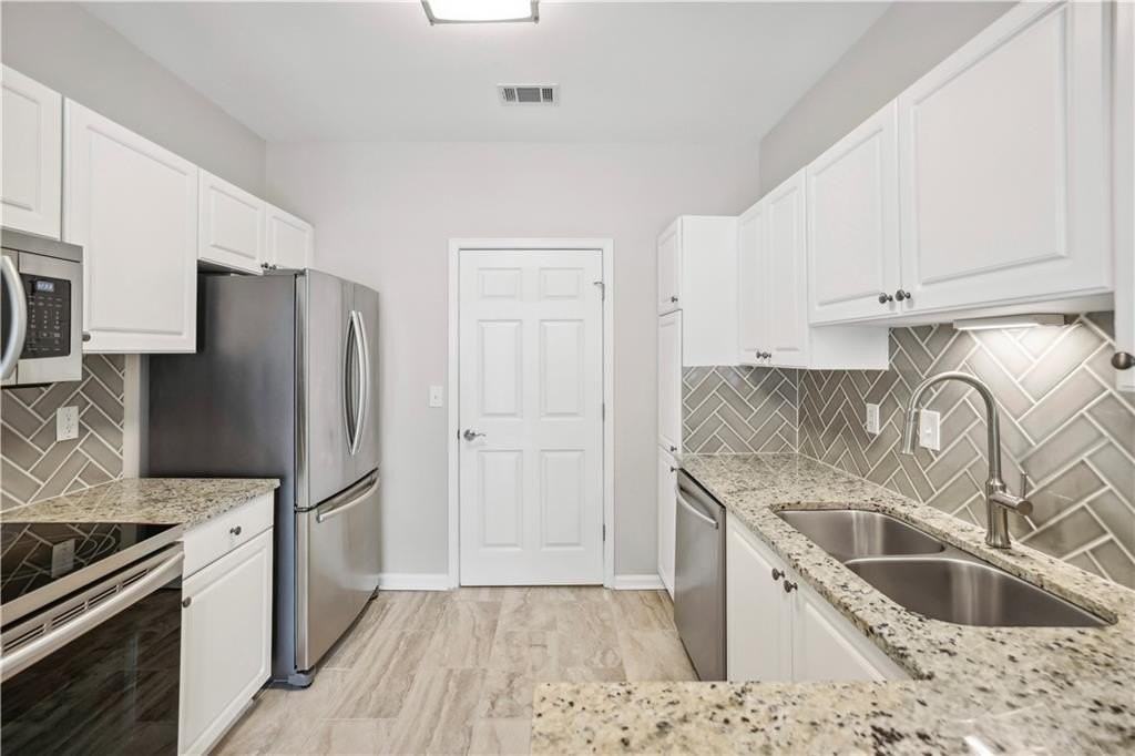 7110 Woodland Ln - Photo 2 of 34