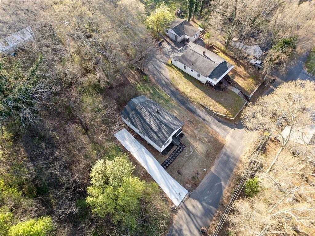 125 Roosevelt St - Photo 7 of 34