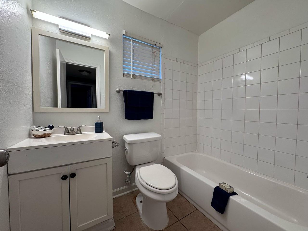 Willow Creek Apartments - Photo 4 of 5