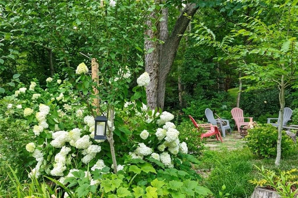 1232 Bernadette Ln Ne - Photo 2 of 32