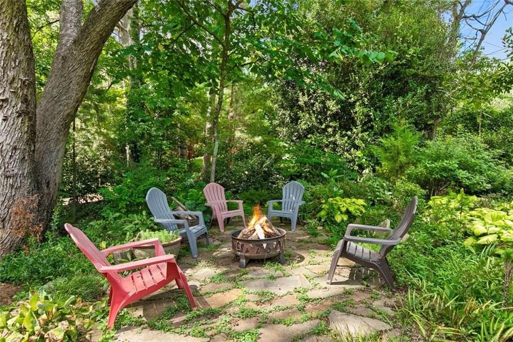 1232 Bernadette Ln Ne - Photo 3 of 32