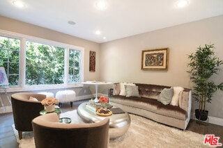 9145 Sawyer St - Photo 5 of 8