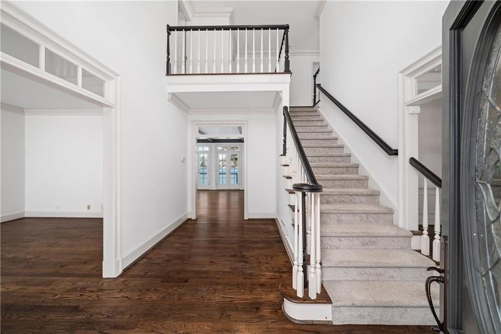 135 Staghound Ct - Photo 7 of 50