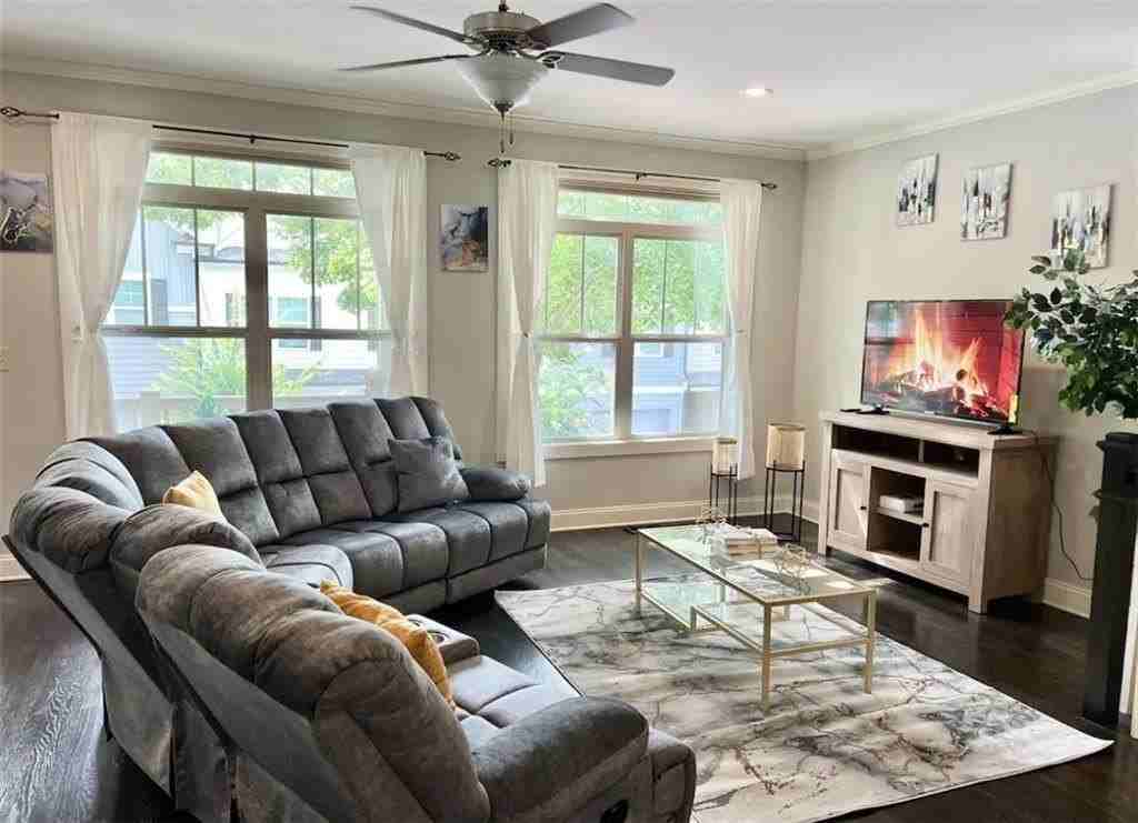 1398 Heights Park Dr Se - Photo 2 of 20