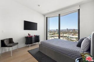 211 W Elm Ct #9E - Photo 7 of 8