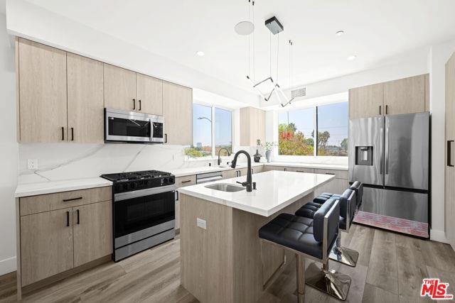 1959 E 1st St #1 - Photo 3 of 7