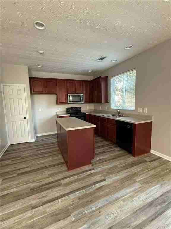 503 Sautee Pl - Photo 4 of 17