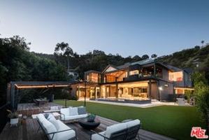 featured image of 1772 N Crescent Heights Blvd