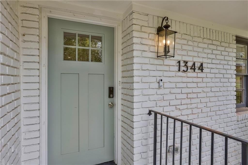 1344 Midlawn Dr - Photo 2 of 43