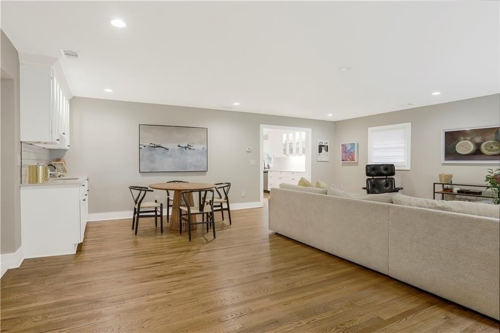 1344 Midlawn Dr - Photo 3 of 43