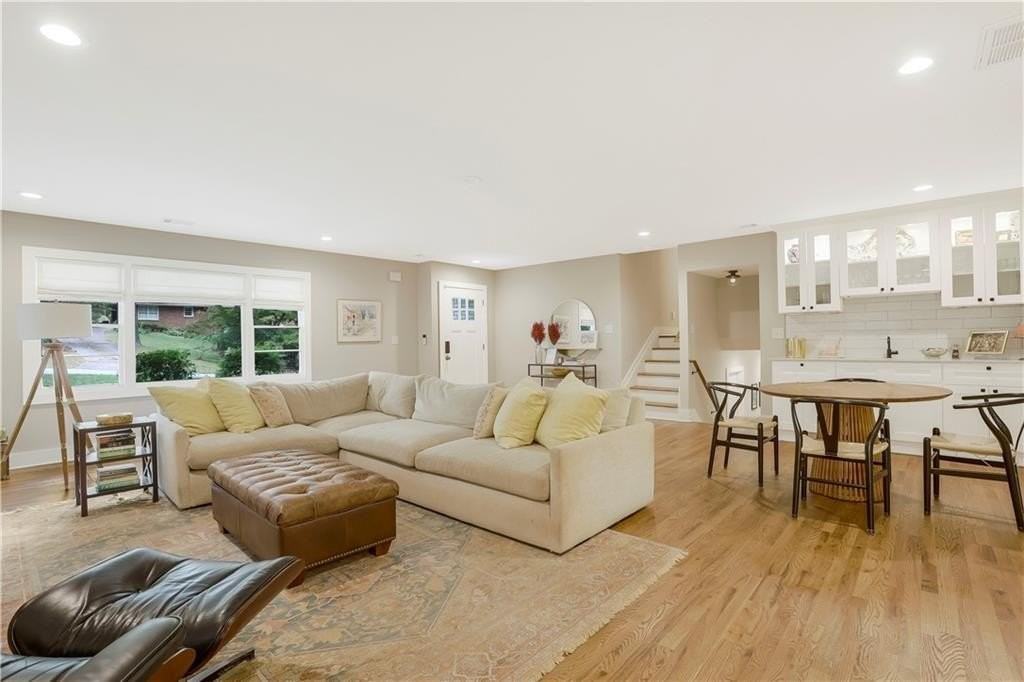 1344 Midlawn Dr - Photo 6 of 43