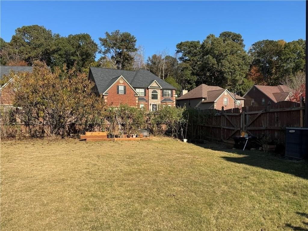 352 Plymstock Dr - Photo 3 of 20