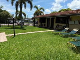 featured image of 811 Ne 10th St #5