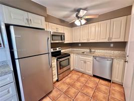 featured image of 1824 Monroe St #4